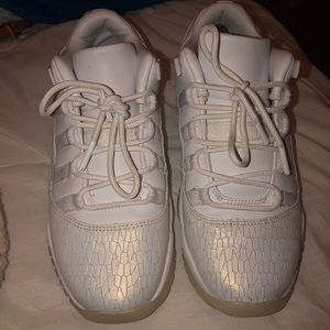AIR JORDAN LOWTOP 11’s